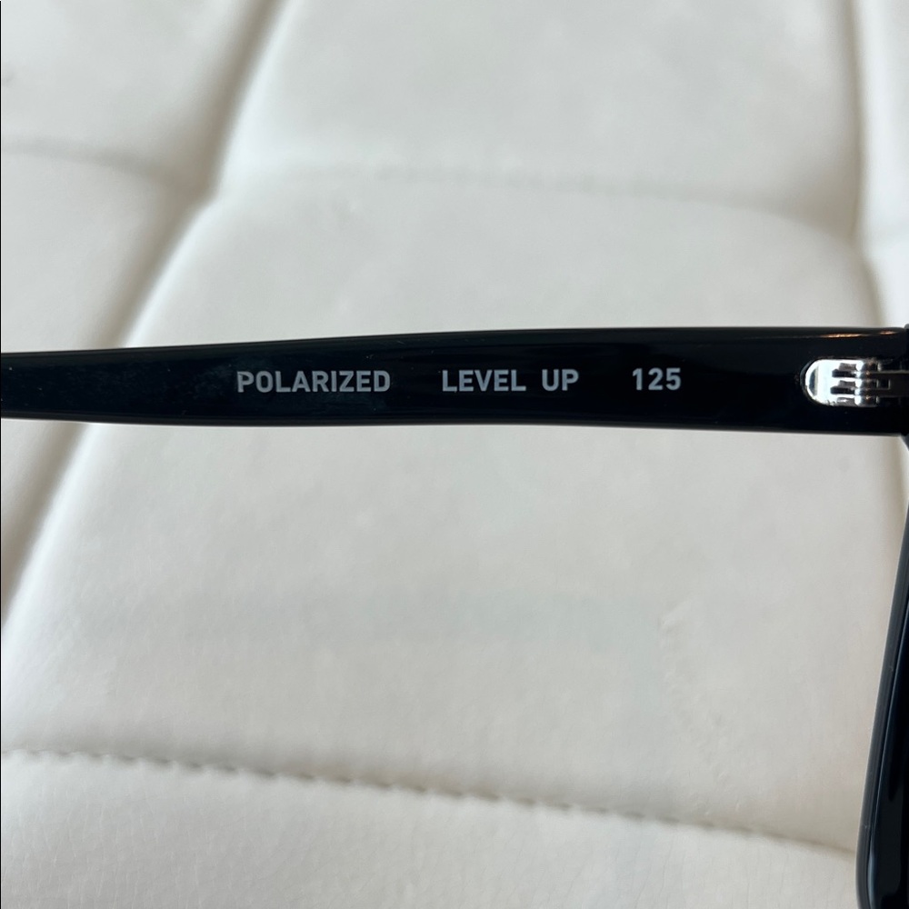 Quay Polarized Level Up sunglasses - Picture 4 of 5